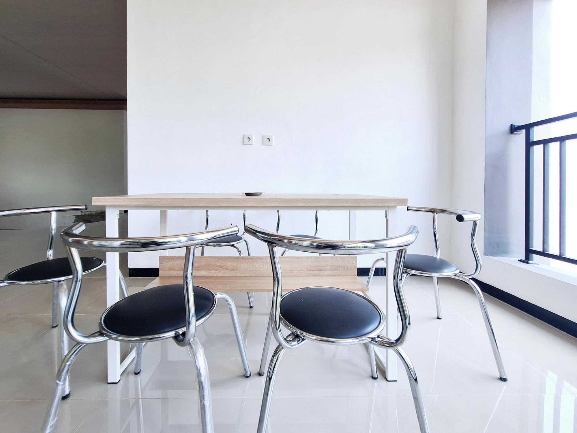 Reddoorz Near Stasiun Kediri Hotel Kediri  Ngoại thất bức ảnh